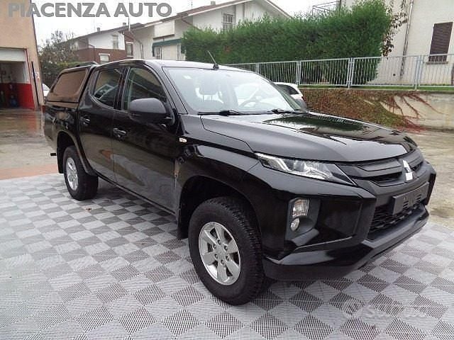 Usata Mitsubishi L200 Select 150 CV (110 kW) 2021 Nero Pick-up