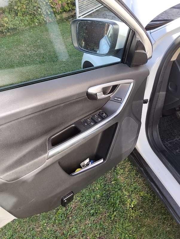 Usata 2012 Volvo XC60 Kinetic SUV | 5000 € (Super prezzo) - Immagine 1/4