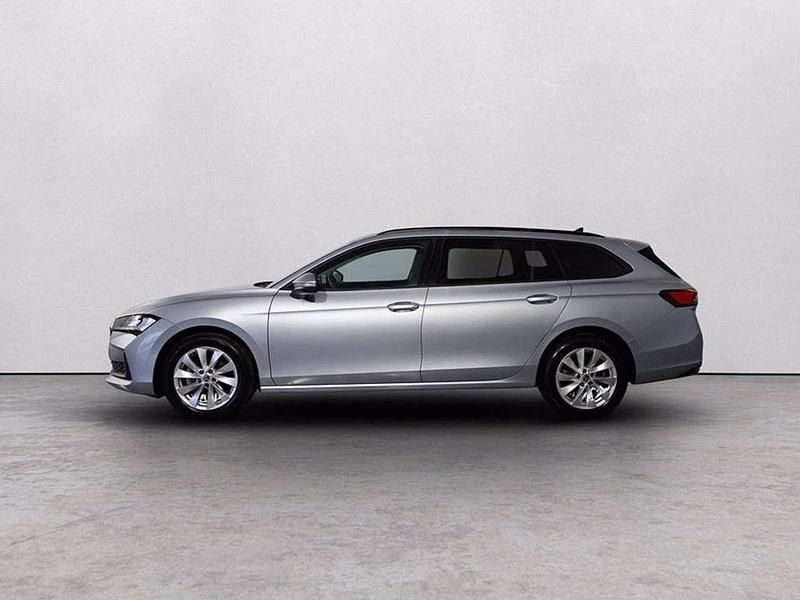 Usata Skoda Superb Selection 150 CV (110 kW) 2024 Argento pebble metallizzato Station wagon