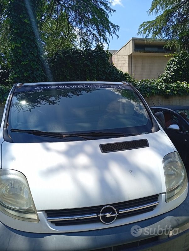 Usata Opel Vivaro 120 CV (88 kW) 2001 Bianco Monovolume