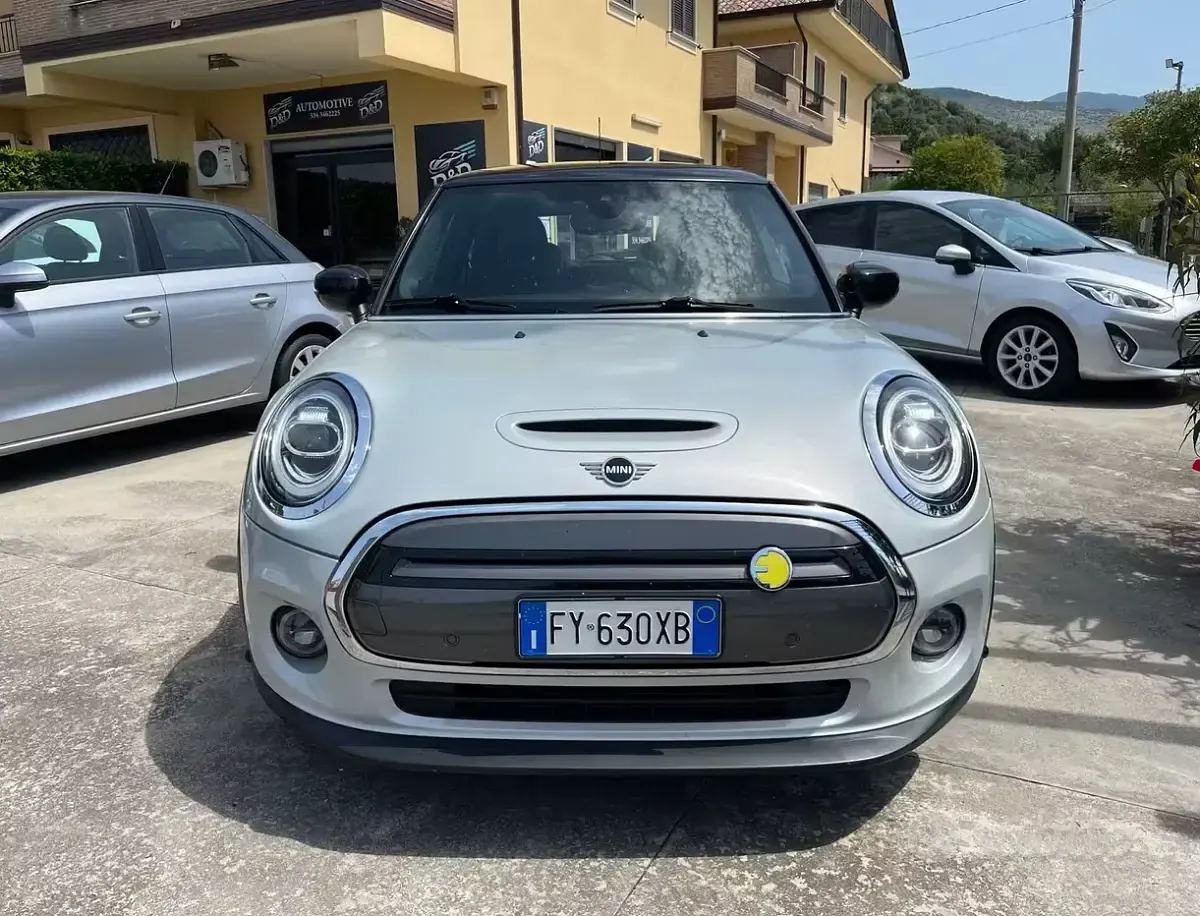 Usata Mini Cooper S 75 kW (102 CV) 2020 Grigio Utilitaria