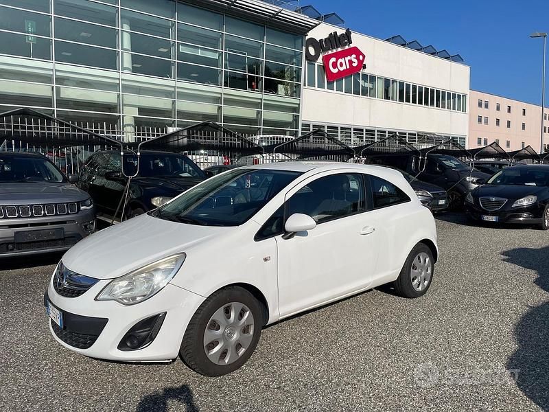 Usata Opel Corsa 86 CV (63 kW) 2012 Bianco Berlina