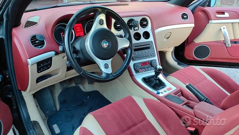 Usata Alfa Romeo Spider Exclusive 200 CV (147 kW) 2007 Nero Cabrio