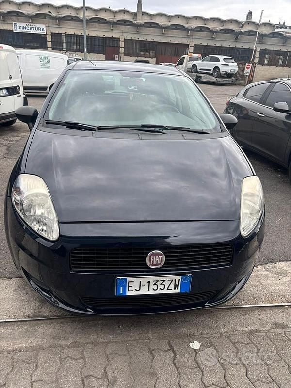Usata Fiat Punto Active 59 CV (43 kW) 2011 Blu Utilitaria