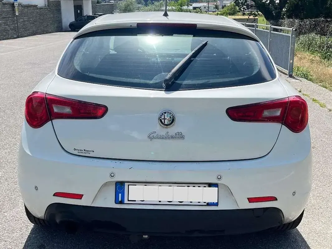 Usata Alfa Romeo Giulietta 120 CV (88 kW) 2011 Bianco Utilitaria