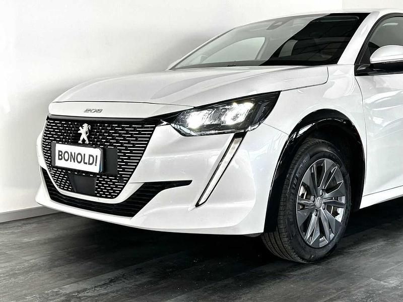 Usado Peugeot e-208 Allure 100 kW (136 CV) 2022 Blanco Utilitario