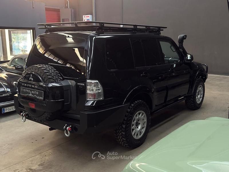 Usata Mitsubishi Pajero Instyle 250 CV (183 kW) 2010 Nero metallizzato SUV