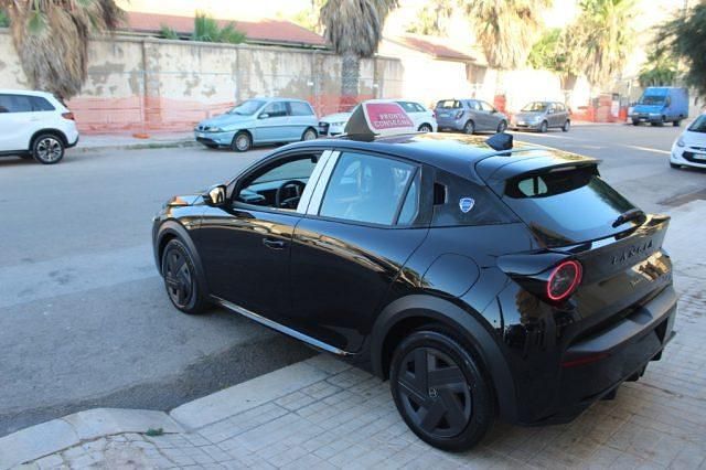 Nuova Lancia Ypsilon 101 CV (74 kW) 2025 Nero Utilitaria