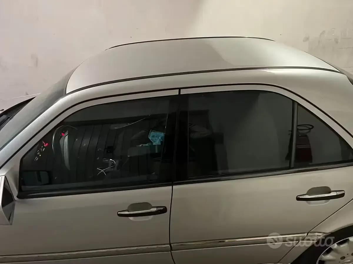 Usata Mercedes C220 Elegance 75 CV (55 kW) 1999 Berlina