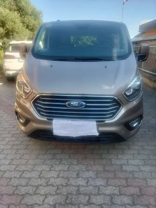 Usata Ford Tourneo Titanium 131 CV (96 kW) 2019 Bronzo Monovolume