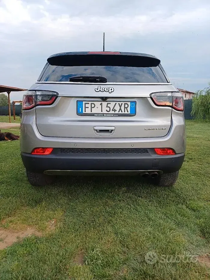 Usata Jeep Compass Limited 140 CV (102 kW) 2018 Grigio SUV