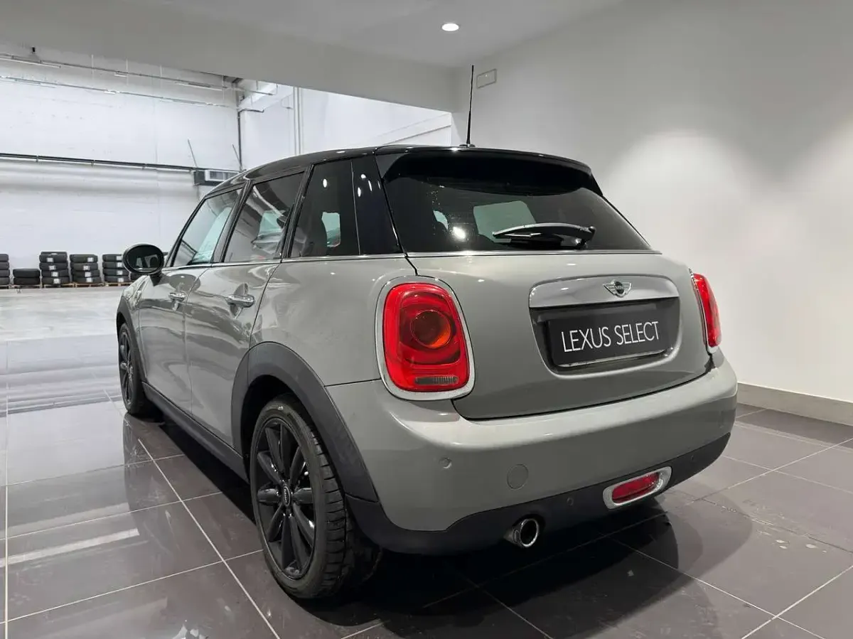 Usata Mini ONE 102 CV (75 kW) 2015 Bicolor grigio tetto nero Utilitaria
