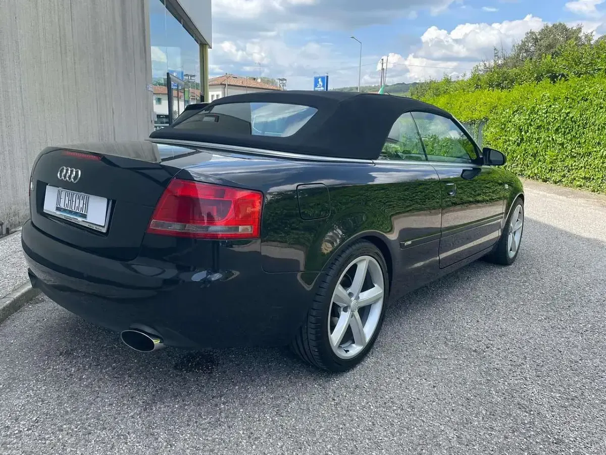 Usata Audi A4 Cabriolet S-Line 140 CV (102 kW) 2007 Nero Cabrio