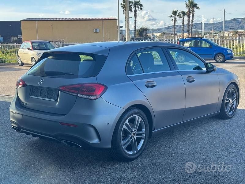 Usata Mercedes A180 115 CV (84 kW) 2020 Grigio Berlina