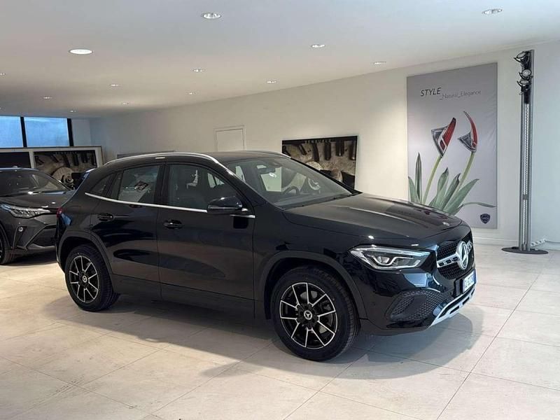 Begagnad Mercedes GLA250 218 HK (160 kW) 2022 Svart SUV