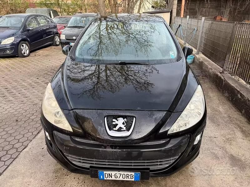 Usata Peugeot 308 Premium 90 CV (66 kW) 2008 Grigio Berlina