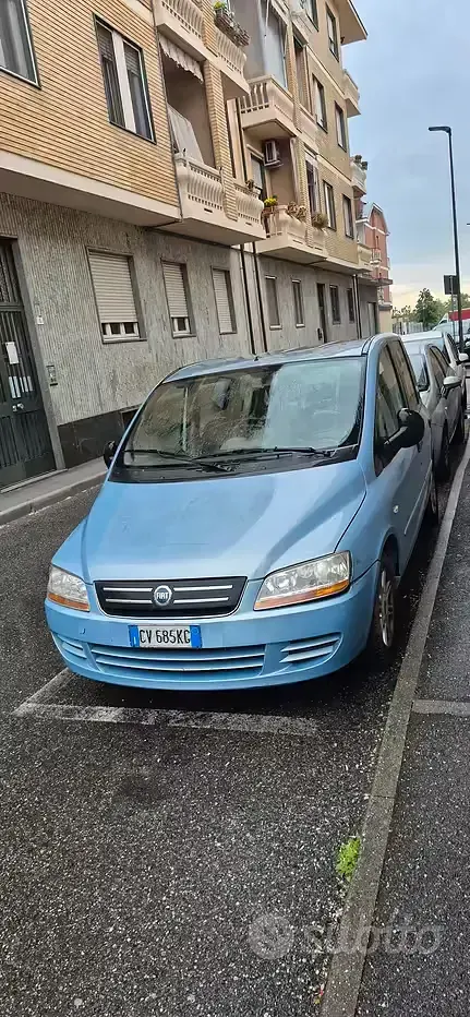 Begagnad Fiat Multipla 116 HK (85 kW) 2005 Minibuss