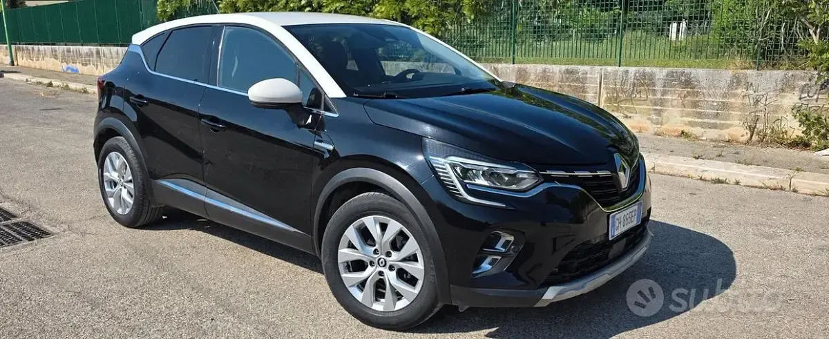 Usata Renault Captur Intens 101 CV (74 kW) 2022 Nero SUV