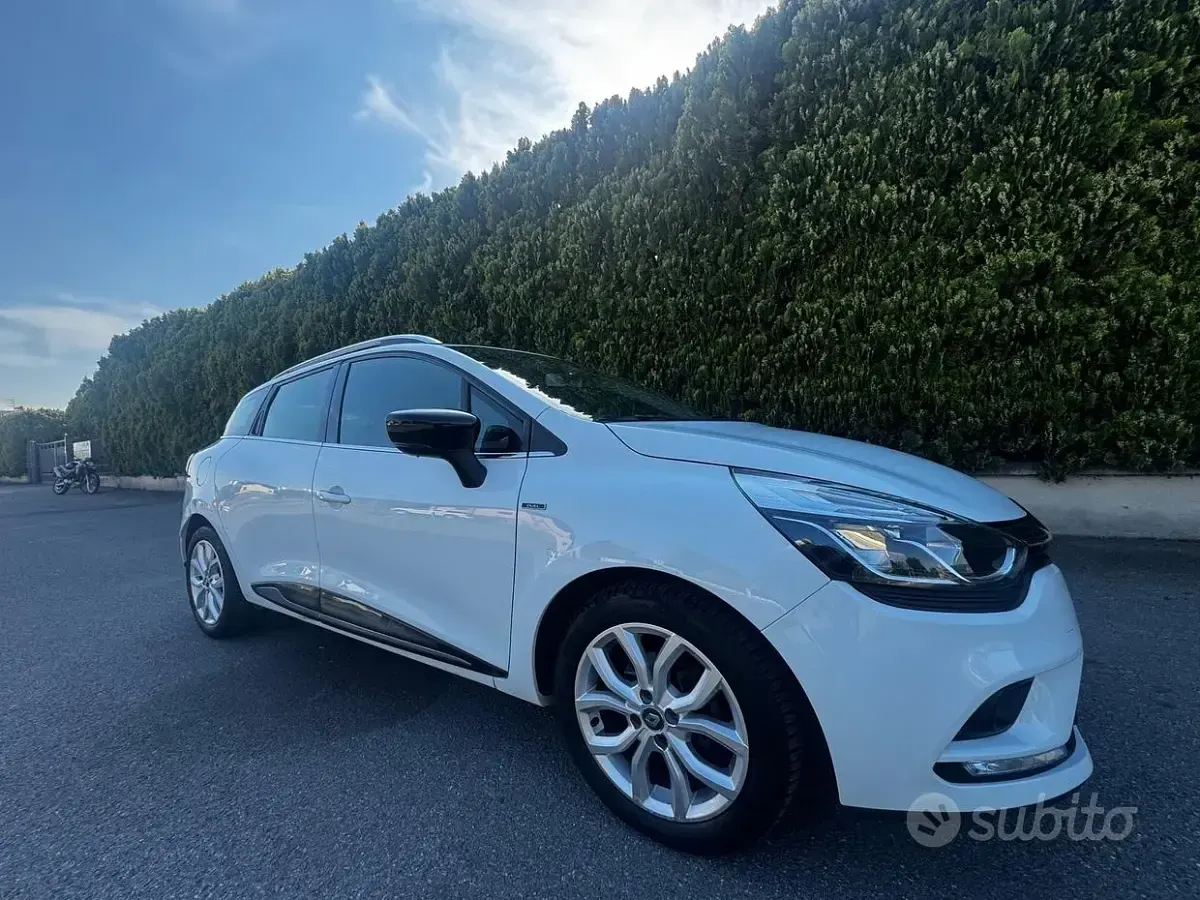 Usata Renault Clio GrandTour Business 90 CV (66 kW) 2019 Bianco Station wagon