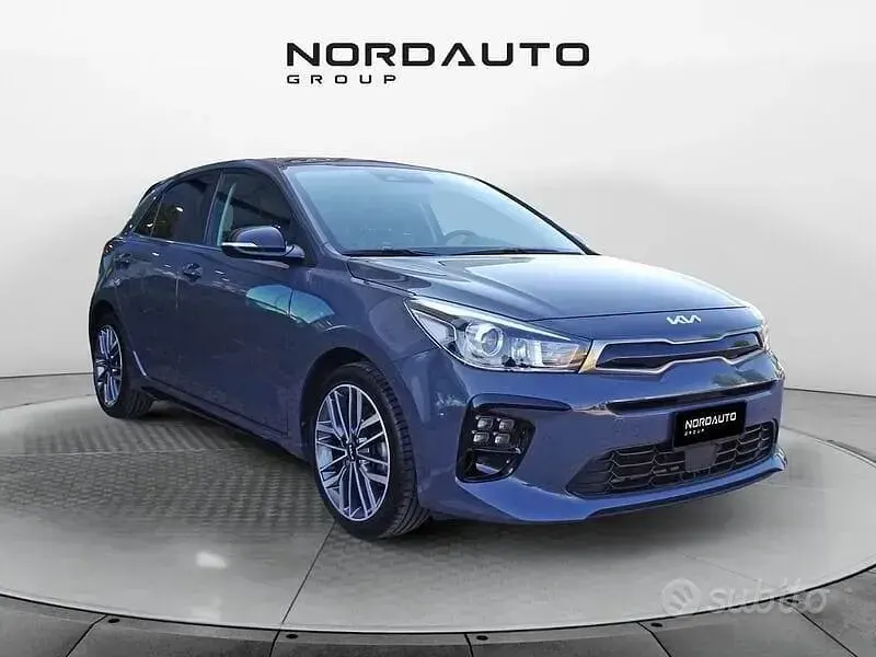 Usata Kia Rio GT-Line 100 CV (73 kW) 2021 Grigio Berlina