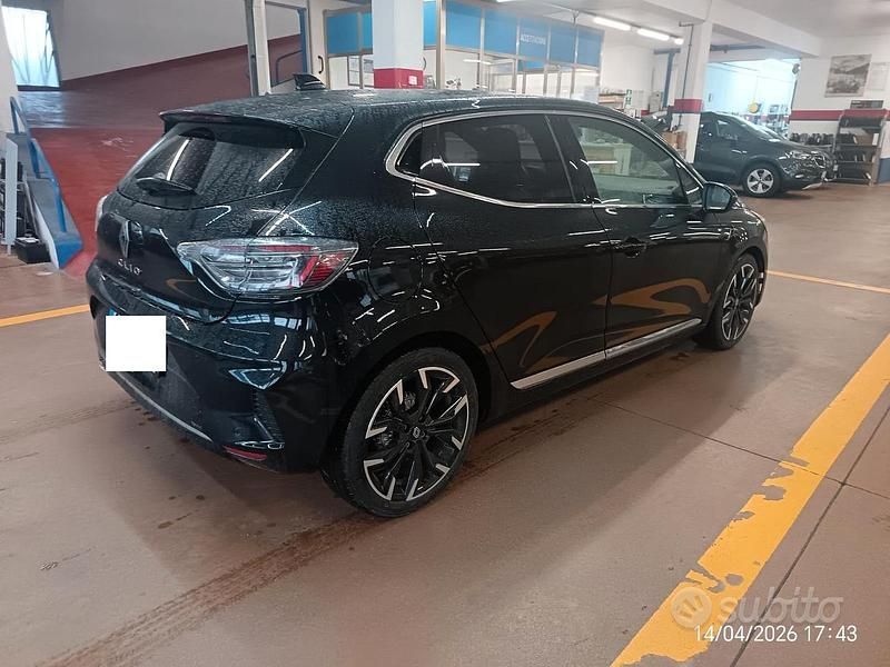Usata Renault Clio V Techno 101 CV (74 kW) 2024 Nero Berlina