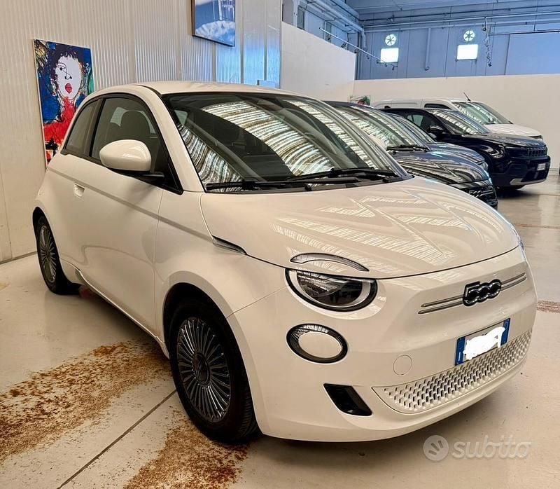 Second-hand Fiat 500e 42 kW (58 CP) 2022 Alb