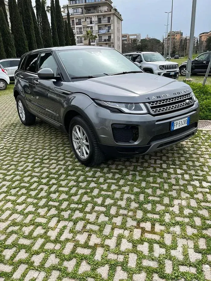 Usata Land Rover Range Rover evoque 150 CV (110 kW) 2018 Grigio SUV