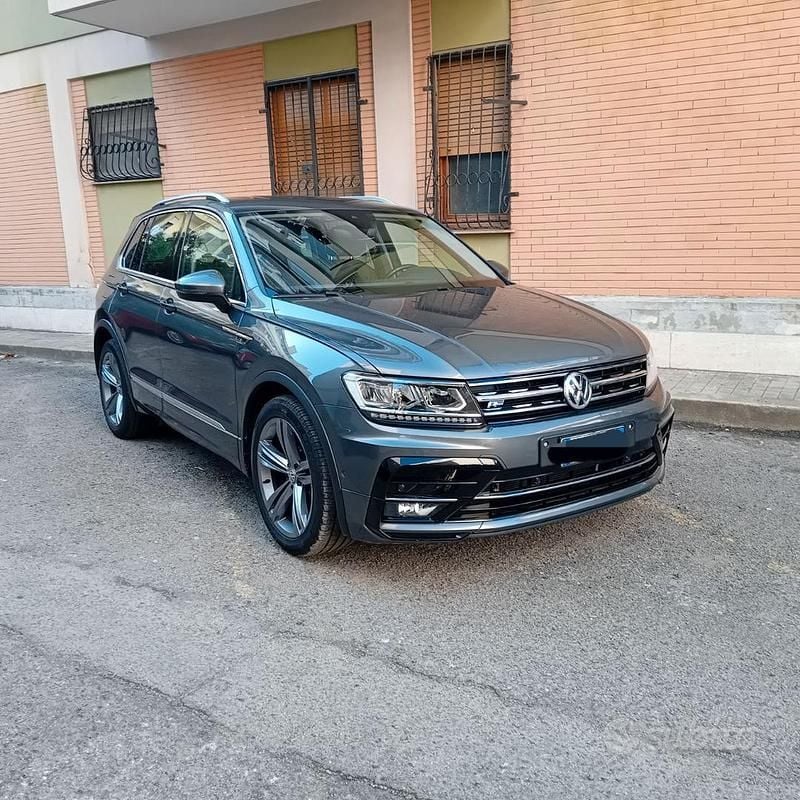 Usata VW Tiguan R-line 150 CV (110 kW) 2019 Grigio SUV