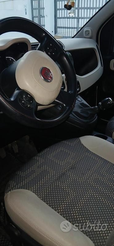 Usata Fiat Panda 85 CV (62 kW) 2015 Utilitaria