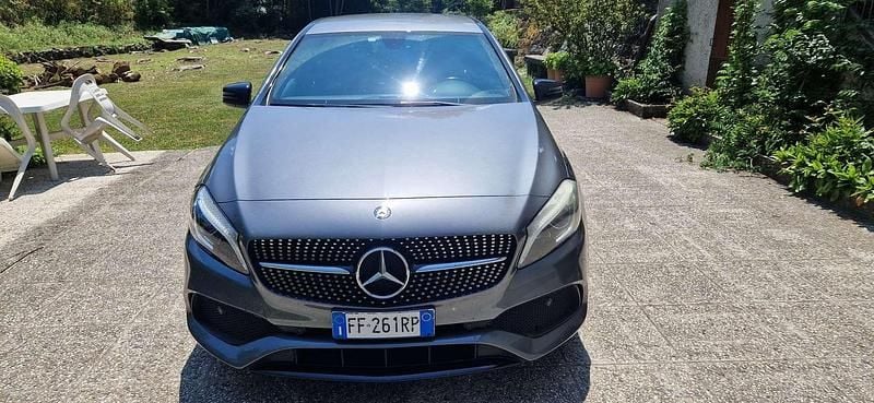 Usata Mercedes A180 Premium 109 CV (80 kW) 2016 Grigio Berlina