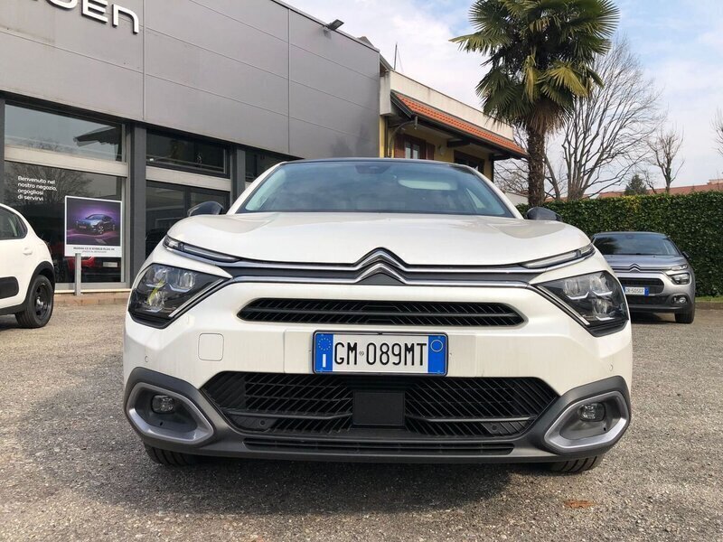 Usato 2023 Citroën e-C4 El 136 CV (38.900 €)