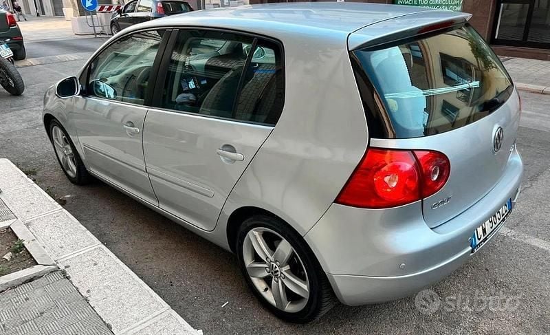 Usata VW Golf V 2004 Grigio Utilitaria