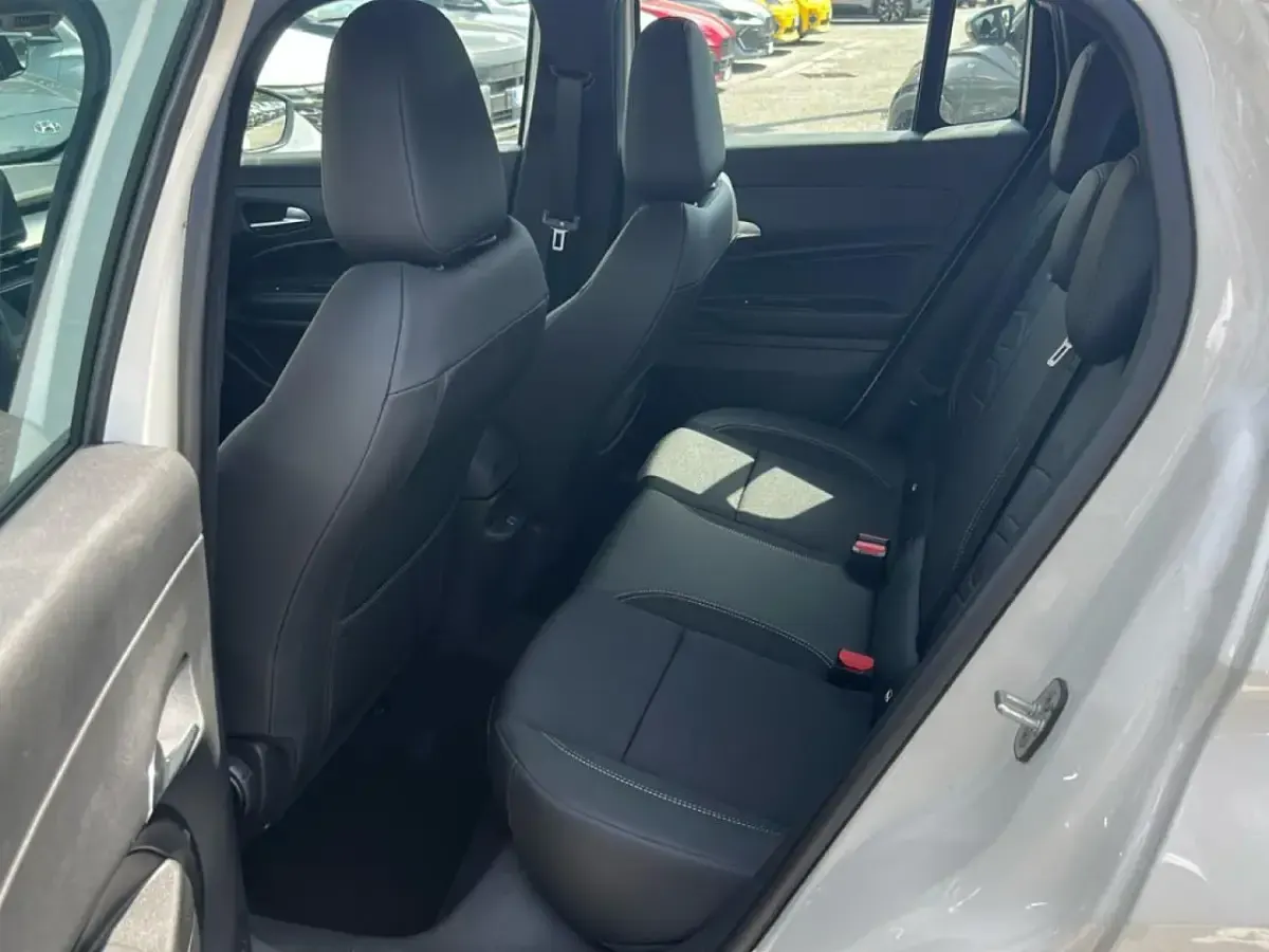 Nuova Jeep Avenger Altitude 110 CV (80 kW) 2026 Bianco SUV