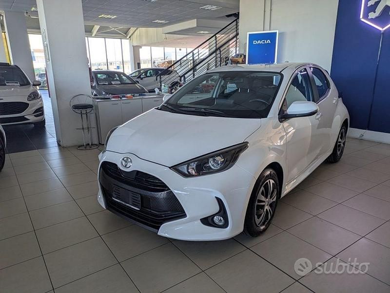 Usata Toyota Yaris 72 CV (52 kW) 2023 Bianco Utilitaria