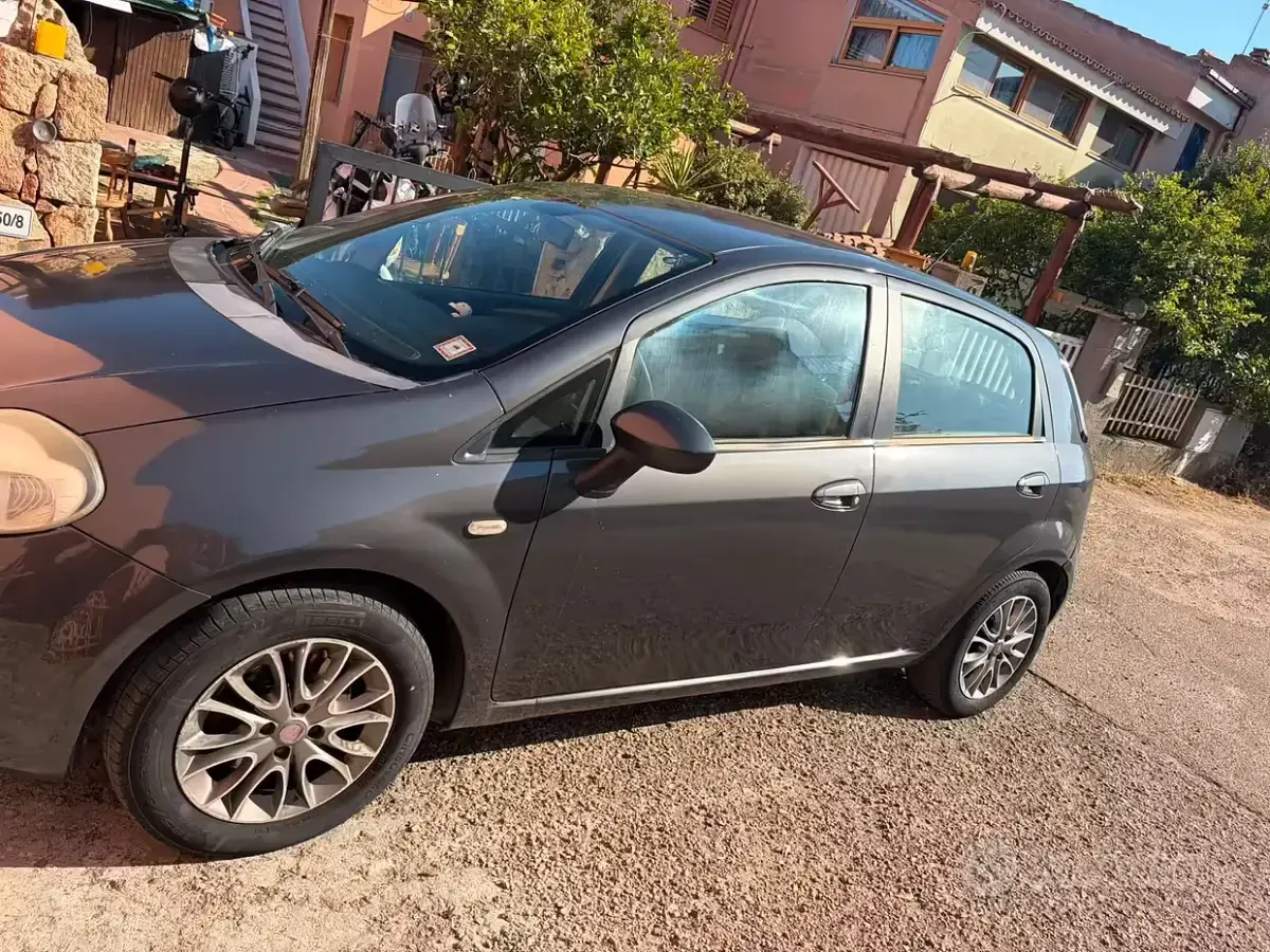 Usata Fiat Punto 73 CV (53 kW) 2010 Grigio Utilitaria