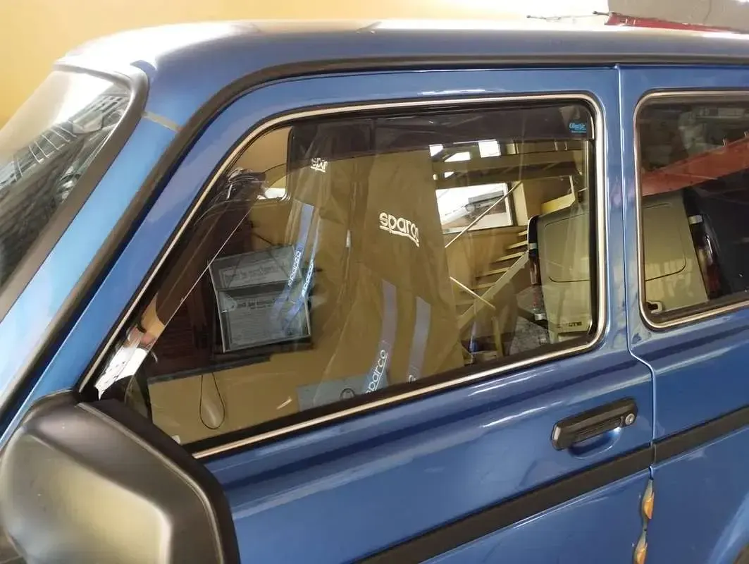 Usata Lada niva 84 CV (61 kW) 2020 Blu/azzurro SUV