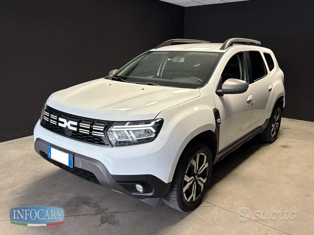 Usata Dacia Duster Journey 116 CV (85 kW) 2023 Bianco pastello SUV