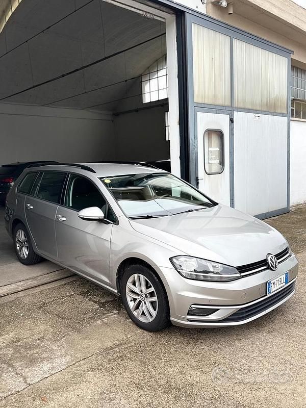 Usata VW Golf VII Sport 115 CV (84 kW) 2018 Grigio Station wagon