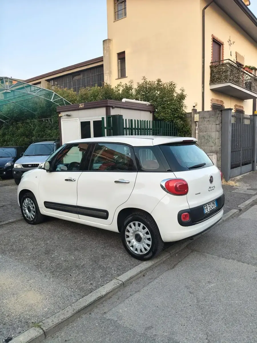 Usata Fiat 500L Living 80 CV (58 kW) 2015 Bianco Monovolume