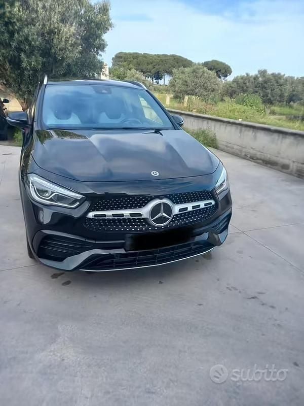 Usata Mercedes GLA200 Premium 150 CV (110 kW) 2022 Nero SUV