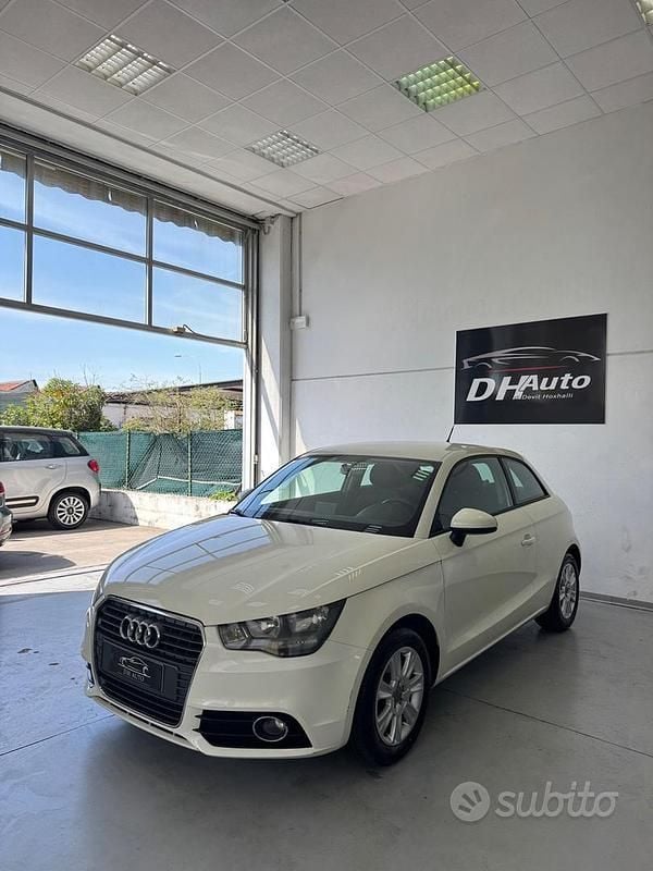 Usata Audi A1 Ambition 105 CV (77 kW) 2011 Bianco Utilitaria