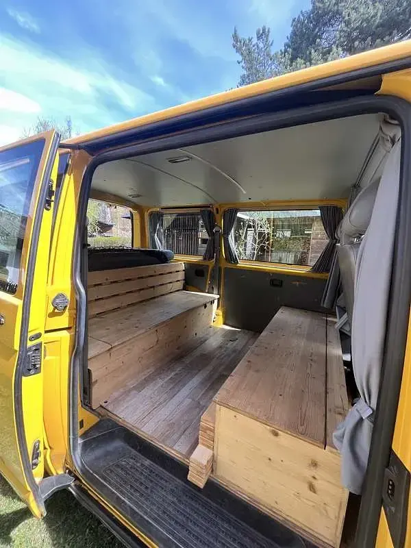 Usata VW Caravelle 86 CV (63 kW) 2003 Giallo Furgone