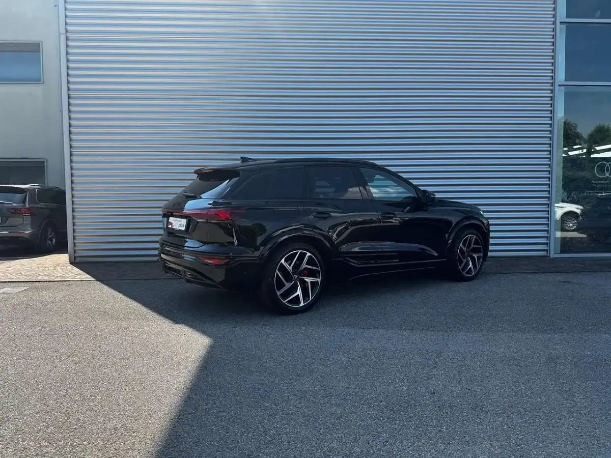 Usata Audi SQ6 e-tron 119 kW (163 CV) 2025 Neromitometallizzato SUV