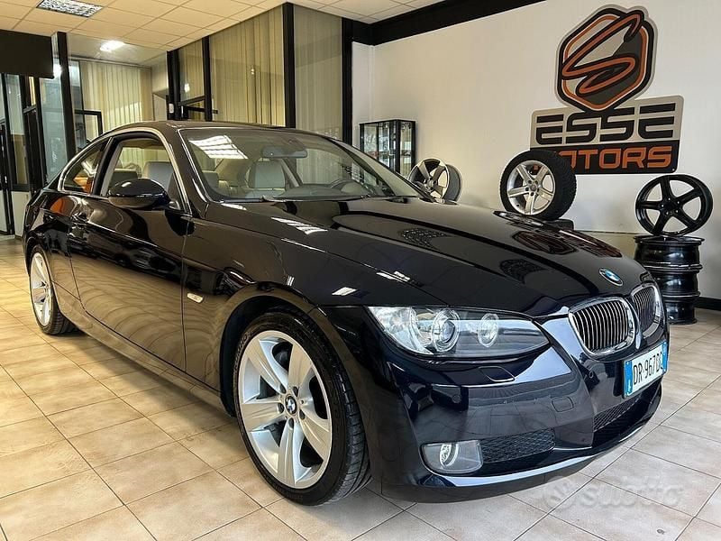 Nero Usata 2008 BMW 330 Coupé | 8999 € (Ottimo prezzo) - Immagine 1/4