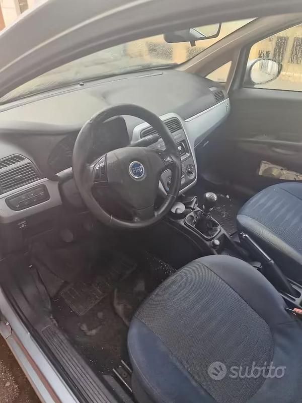 Usata Fiat Grande Punto 65 CV (47 kW) 2006 Grigio Utilitaria