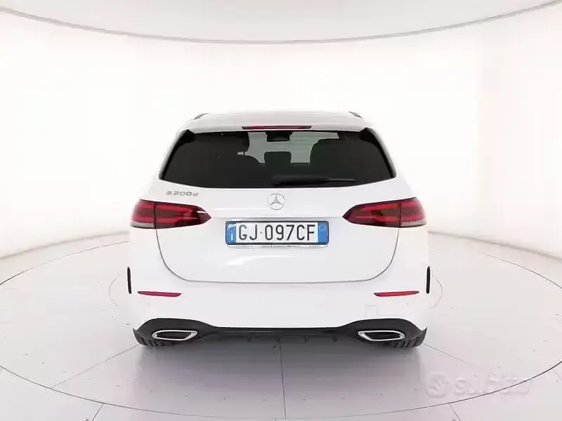 Usata Mercedes B180 Premium 116 CV (85 kW) 2022 Bianco Utilitaria