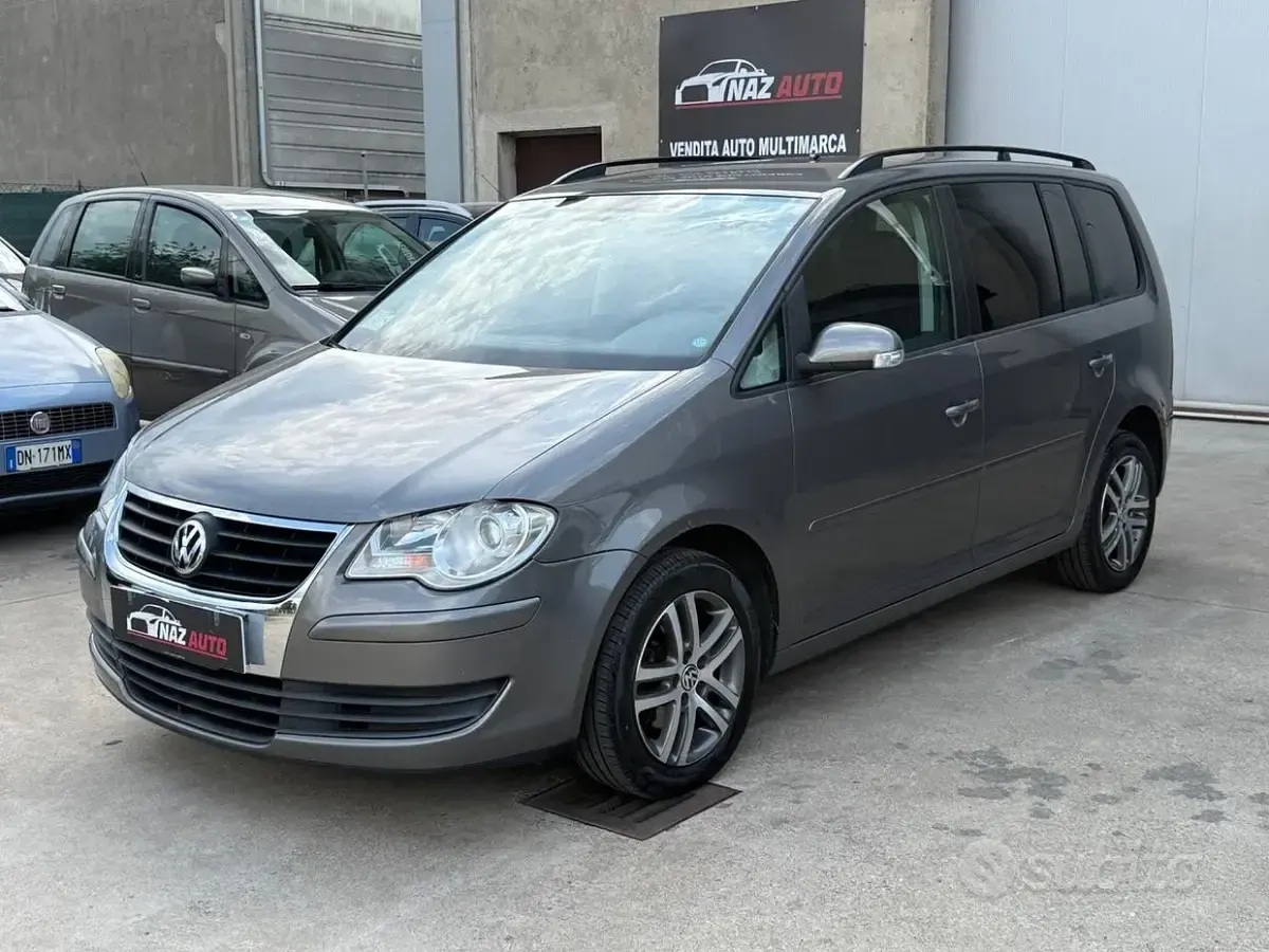 Usata VW Touran Highline 105 CV (77 kW) 2007 Grigio Monovolume