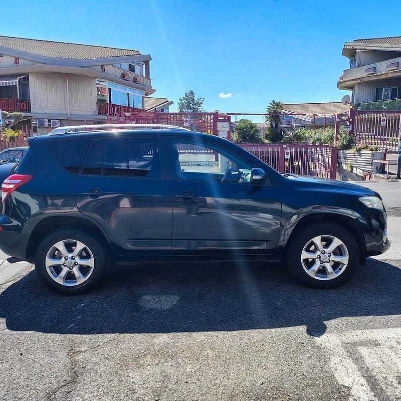 Usata Toyota RAV4 2010 SUV