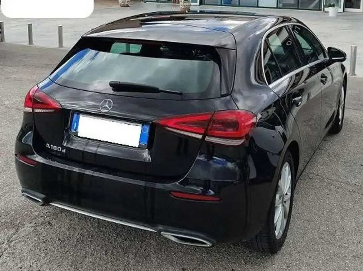 Usata Mercedes A180 Business 116 CV (85 kW) 2018 Nero Berlina
