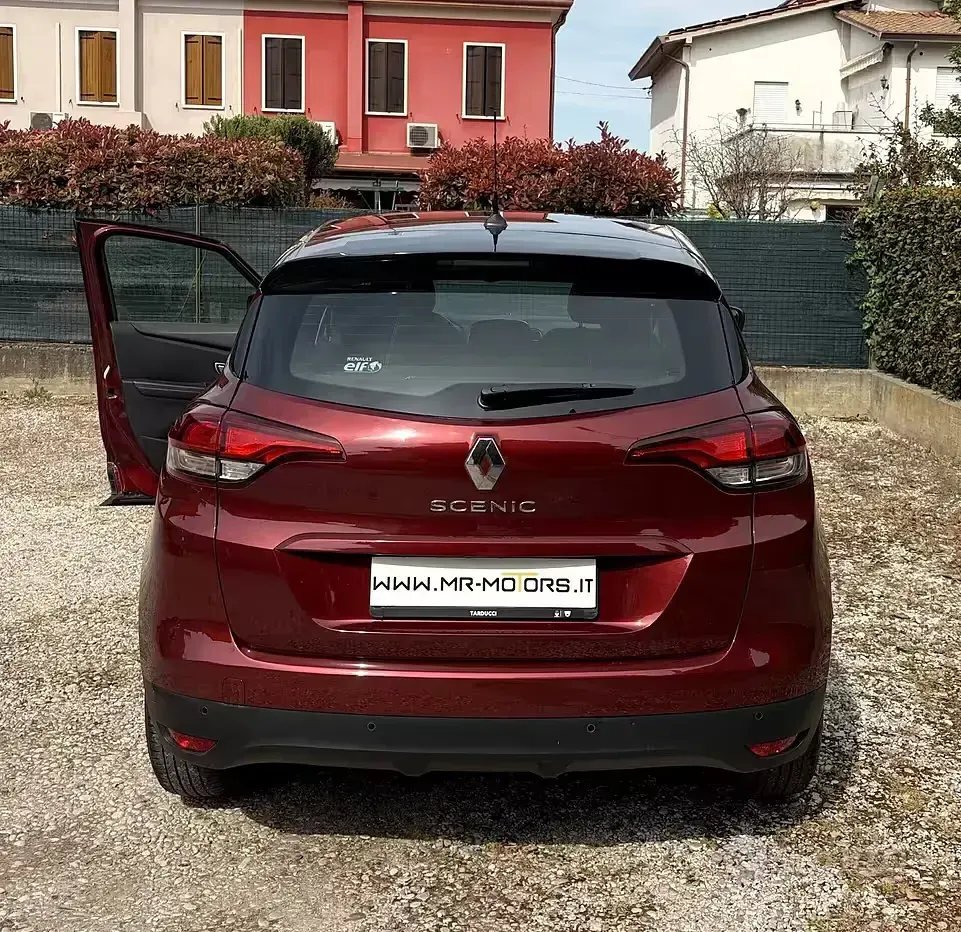 Usata Renault Scénic 120 CV (88 kW) 2019 Rosso Monovolume